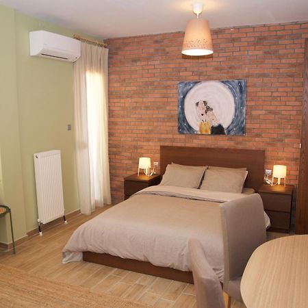 Super Cute & Cozy Mini Studios In City Center Солун Екстериор снимка