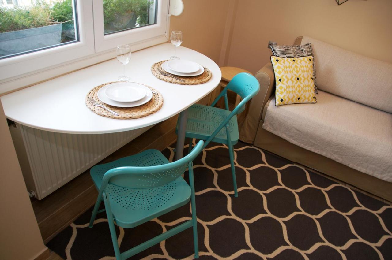 Super Cute & Cozy Mini Studios In City Center Солун Екстериор снимка