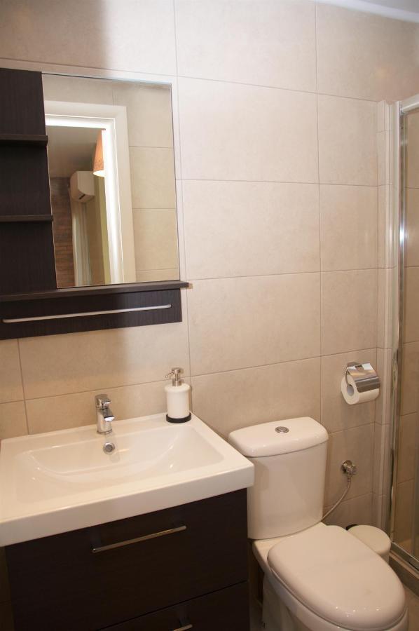 Super Cute & Cozy Mini Studios In City Center Солун Екстериор снимка
