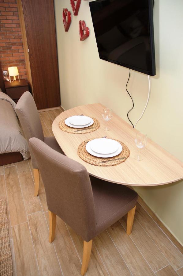 Super Cute & Cozy Mini Studios In City Center Солун Екстериор снимка