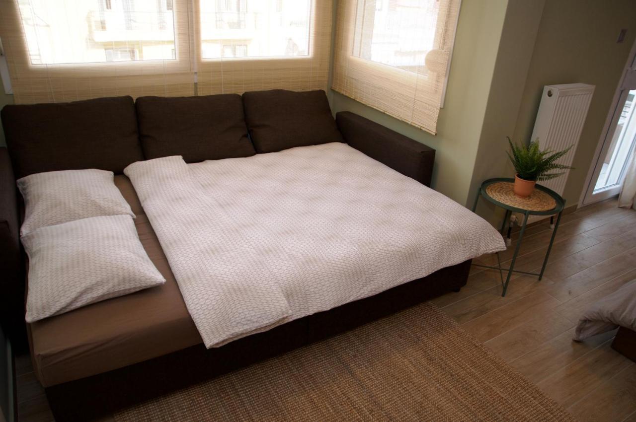 Super Cute & Cozy Mini Studios In City Center Солун Екстериор снимка