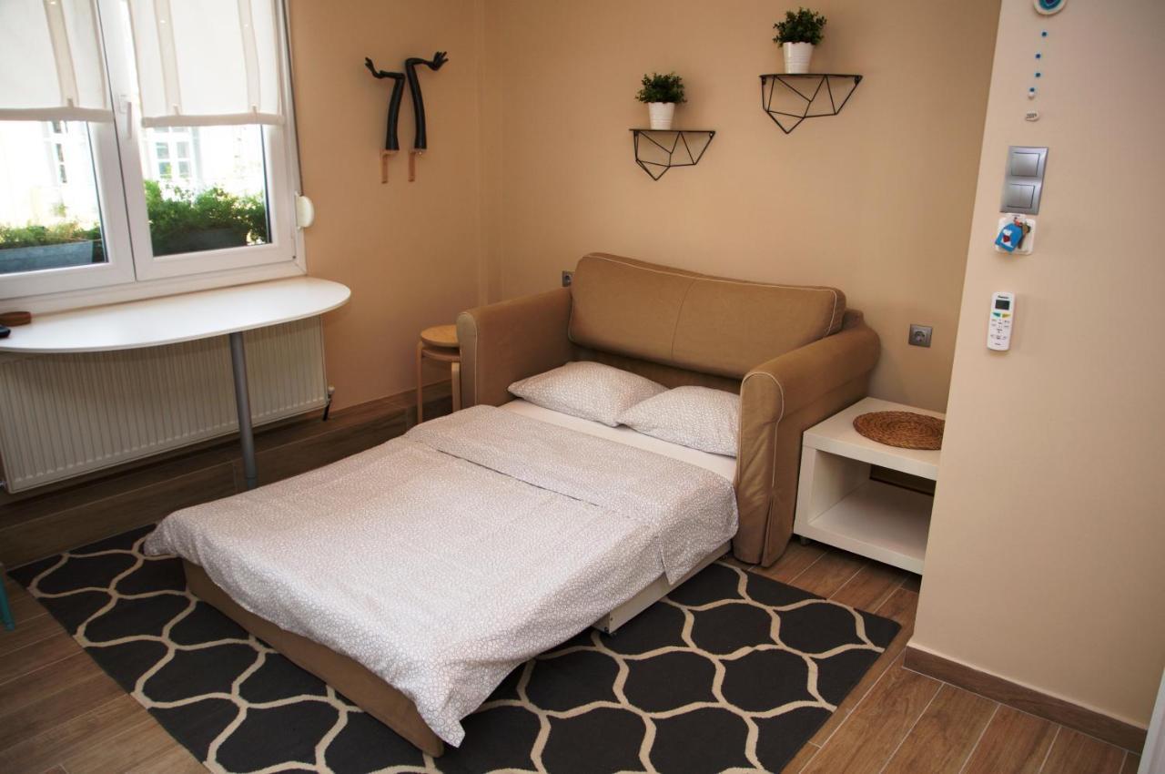 Super Cute & Cozy Mini Studios In City Center Солун Екстериор снимка