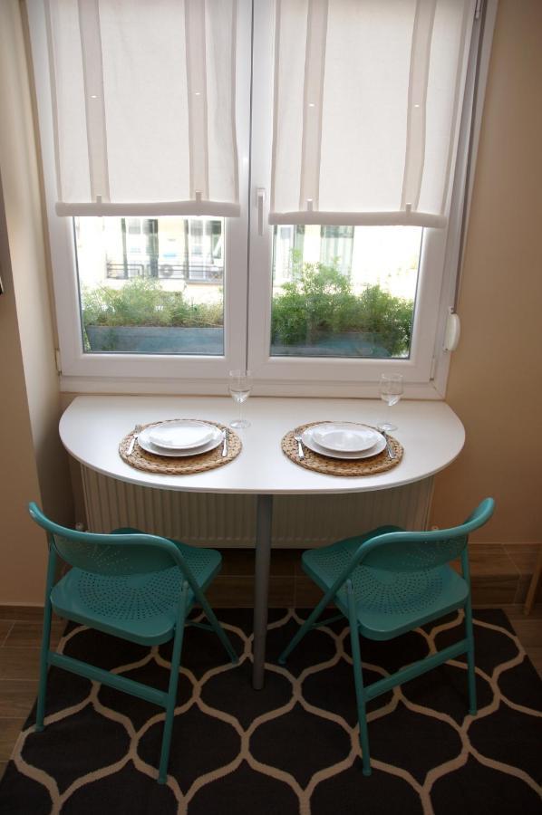 Super Cute & Cozy Mini Studios In City Center Солун Екстериор снимка
