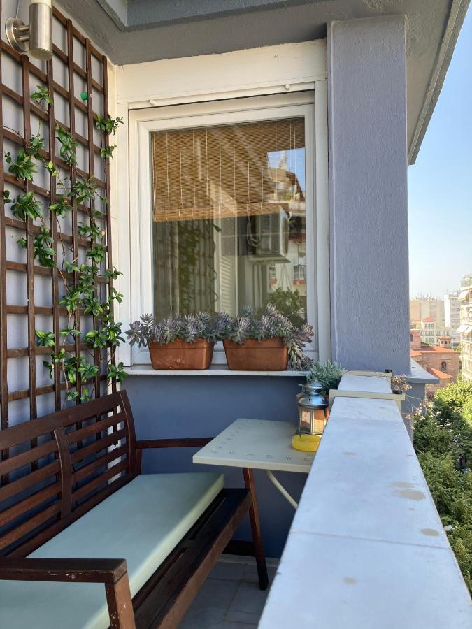 Super Cute & Cozy Mini Studios In City Center Солун Екстериор снимка